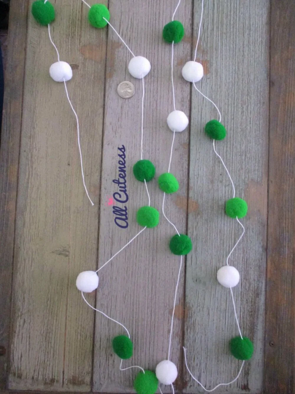 (NWOT) Green and White Pompoms Garland Decoration